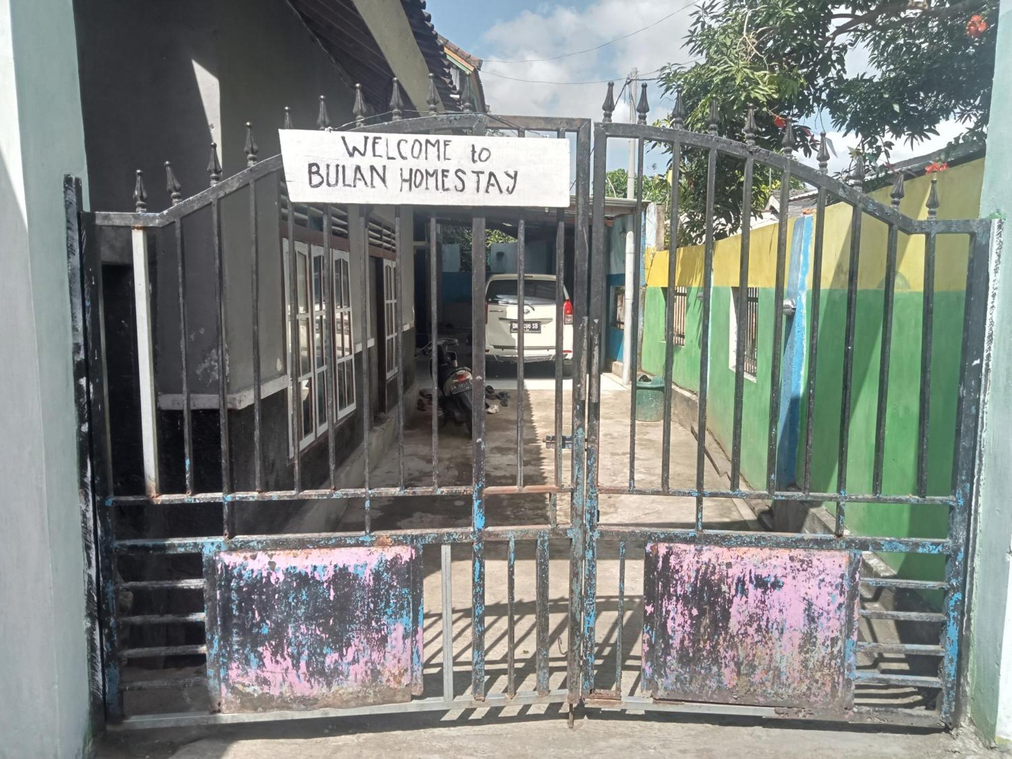 Bulan Homestay Plambi Exterior foto